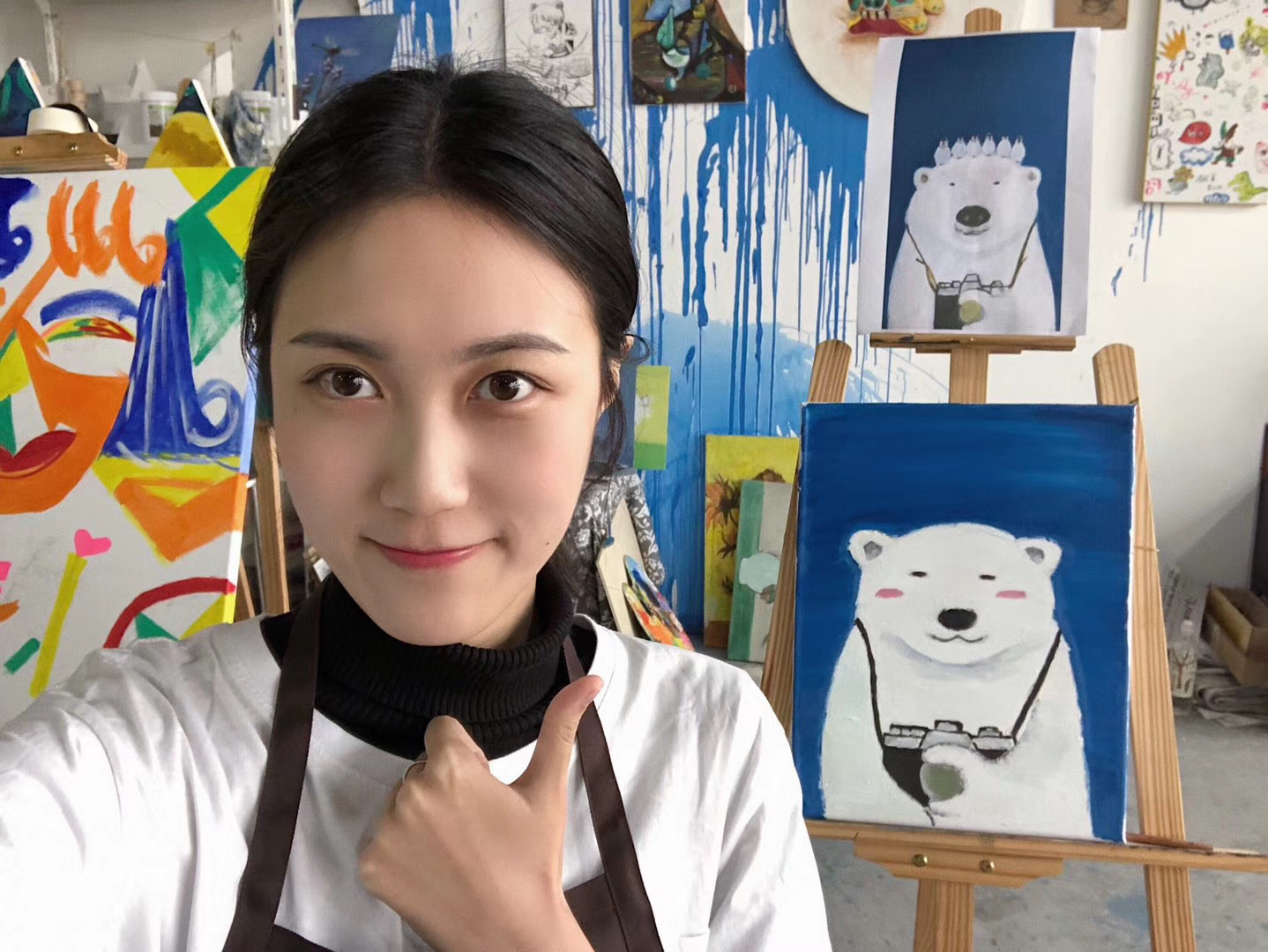 威斯敏斯特大學提供的時裝課程注重創意并享于BoF的Creative Skillset Tick。他們的師資專業并經驗豐富，能為學生擴大關系網絡并帶來實習機會。他們的實習計劃被BoF認定為全球第一。